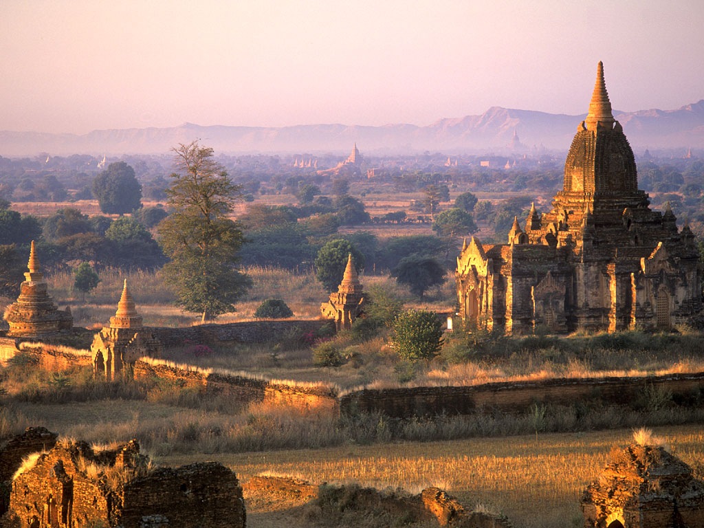 https://fivebooks.com/app/uploads/2009/08/burma1.jpg